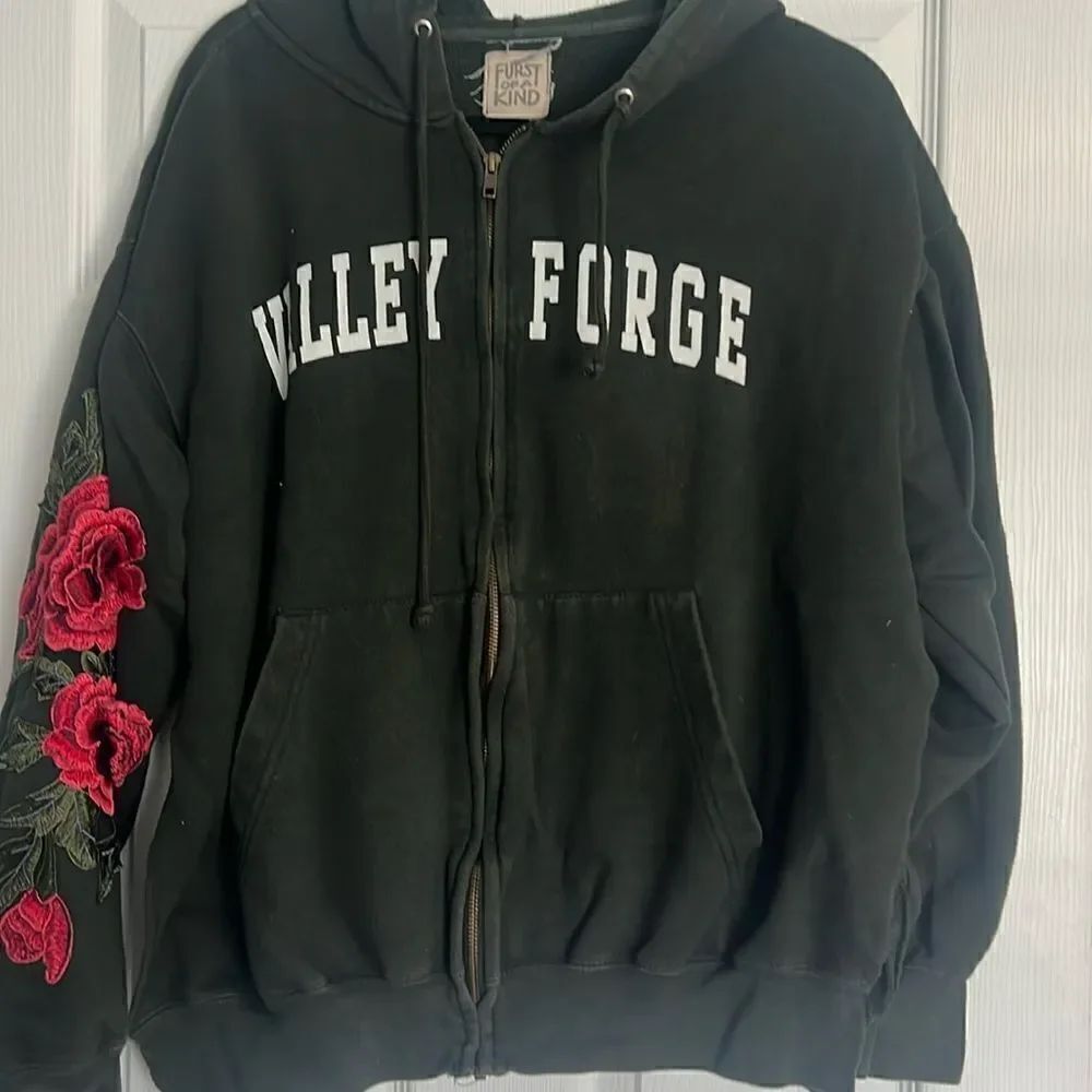 Green Zip Up Hooded Sweatshirt Oversized - Embroidered Rose Sleeves Valley Forge